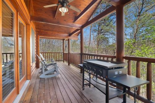 Briar Brook - Private Smoky Mountain Luxury Log Home with 2 Fireplaces, Hot Tub & Community Pool photo 21