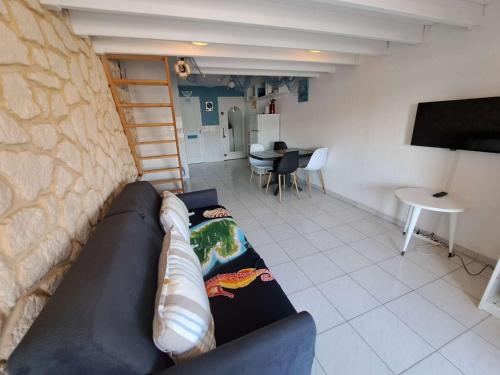 Studio Mezzanine pour 4 à Marseillan avec Parking Privé, TV et Cuisine Équipée - FR-1-326-783