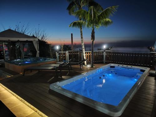 Bazén v ubytování Finca Vistas al Teide con jacuzzi, wifi y TV satélite nebo v jeho okolí