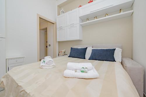 2 Bedroom Apartment - Buzzi Hospital, Sempione, MiCo, 100mt MetroM5