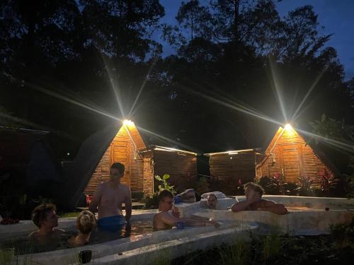 Clientes alojados en Triangular house and hot spring