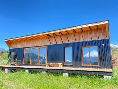 Το κτήριο όπου στεγάζεται  η παραθεριστική κατοικία