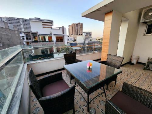 Balkoni atau teres di Motorway Majesty Lodges - Near Islamabad International Airport & Motorway
