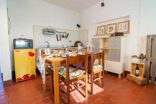 Η κουζίνα ή μικρή κουζίνα στο Agriturismo Il Monticello