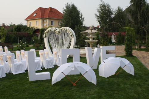 Sofievsky Posad Hotelにある庭