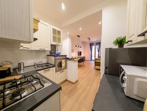 Chic Modern 2-Bedroom near Metro