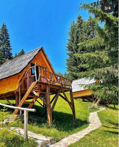 Фотография из галереи Eko Katun Bungalows Jelovica в городе Беране