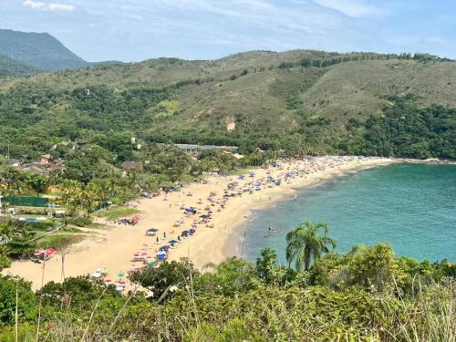 Ein Strand an oder in der Nähe des Ferienhauses