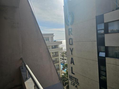 Bral Apartments 8 Two-Bedroom Beachfront