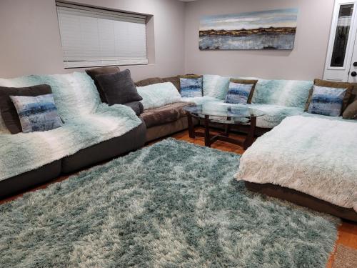 Ένα ή περισσότερα κρεβάτια σε δωμάτιο στο Great large home,8 min from Downtown