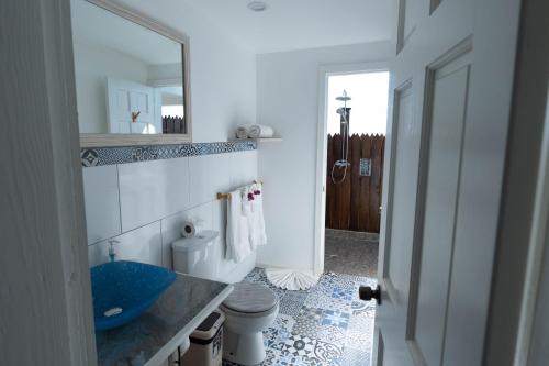 Kamar mandi di The Ti-Kaye Oasis