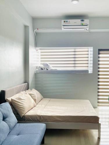 Postel nebo postele na pokoji v ubytování * * WV 1 Minimalist Studio