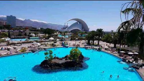 Bazén v ubytování Urban room nebo v jeho okolí