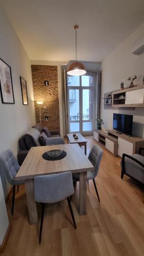 Rosa 2 Bedrooms in City Center