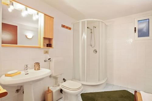 Un baño de Terrace Lake View Moltrasio