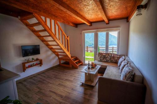 TV a/nebo společenská místnost v ubytování Guesthouse Madzarevic