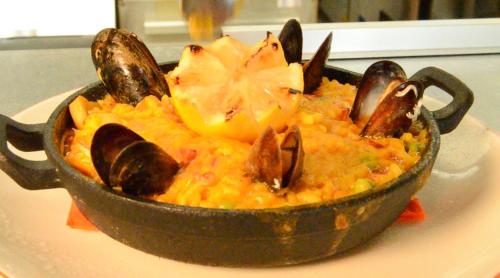 ホテルの敷地内または近くでの食事または食べ物