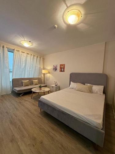 Postel nebo postele na pokoji v ubytování Lux-Room in Deira DXB near Union Metro by Z-Residence