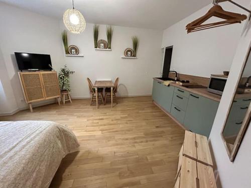 Gallery image of Studio l’eden in Moulins