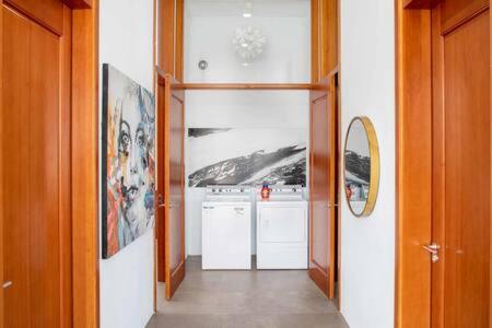 Imagen de la galería de TOP Recommended Private Vacation Villa with Pool, Beach Access, Resort Amenities - White Villas v9, en Long Bay Hills