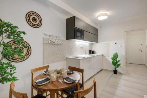 Terrace Vista-Modern 2BR Retreat 1084 Budapest, 26 Tolnai Lajos utca kép - 3