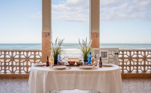 Nápoje v ubytování Beachfront house