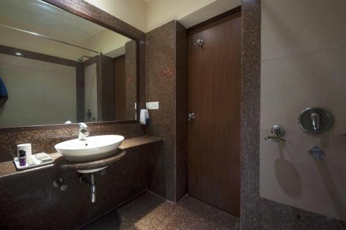 A bathroom at The Corus Hotel