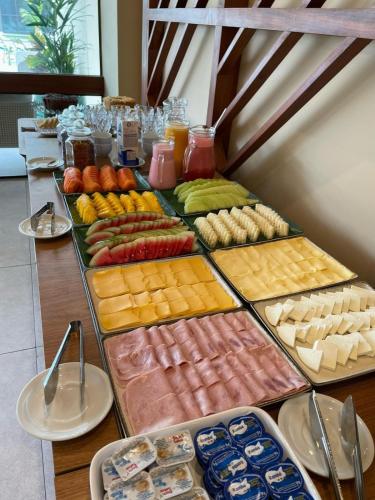 Jídlo v aparthotelu nebo okolí