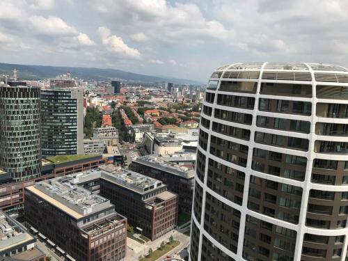 A bird's-eye view of Apartmán v Starom meste Sky Park s parkovaním