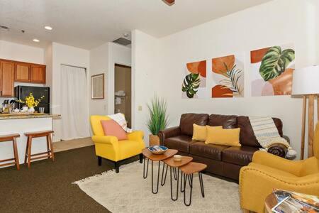 CLR111 Upstairs 1 Bedroom Casa Near Old Town LQ