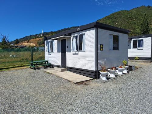 Gallery image of Picton's Waikawa Bay Holiday Park in Picton