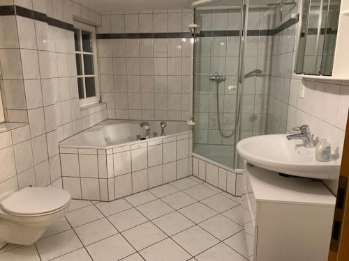 Bilik mandi di Am Zwingelbrunnen in der Altstadt