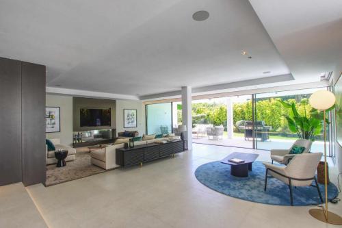 Contemporary & Very Spacious Villa Puerto Banus