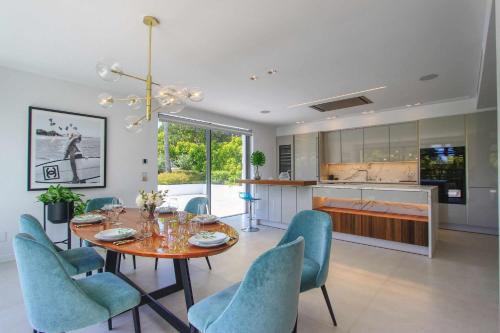 Contemporary & Very Spacious Villa Puerto Banus