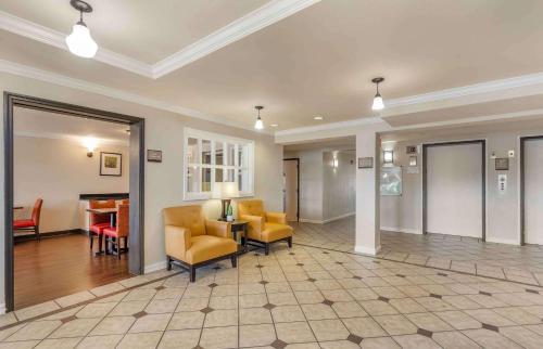 Χώρος καθιστικού στο Extended Stay America Select Suites - Chicago - Lombard - Oakbrook