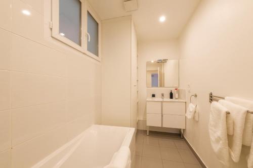 Un baño de Amazing 6P Club Eiffel