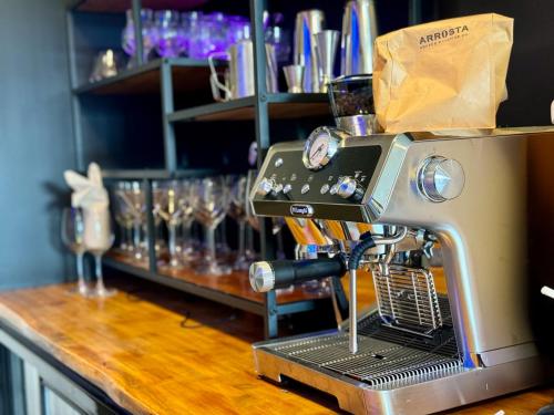 Příslušenství pro přípravu čaje a kávy v ubytování B-Ks Premier Motel Palmerston North