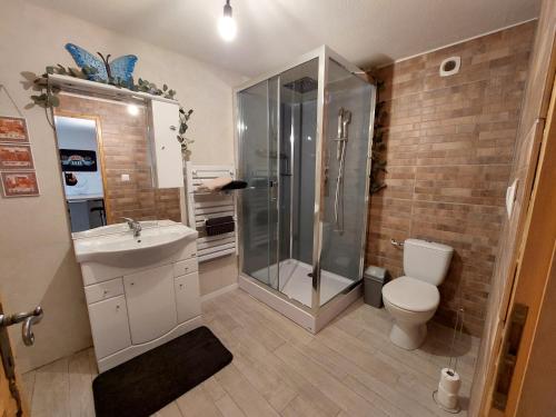 Gallery image of CONFORTABLE STUDIO 37M2 NETFLIX CANAL+... in Albertville