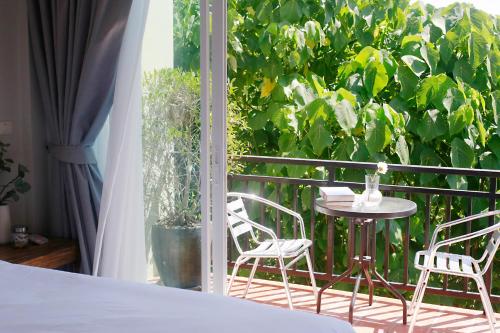 Balkón nebo terasa v ubytování The Langstan Suites