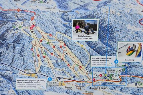 una mappa con immagini e descrizioni di DeLuxe apartmán s terasou Janské Lázně 3 Ski&Bike by AlkaTravel a Janské Lázně