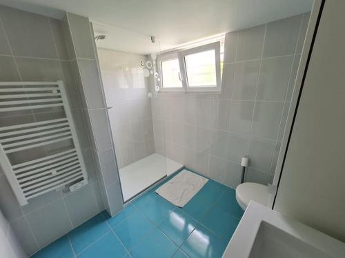 Photo de la galerie de l'établissement appt 2 pièces avec jardin, à Royan