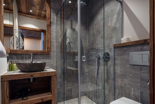 Ένα μπάνιο στο Madame Vacances Chalet Arda