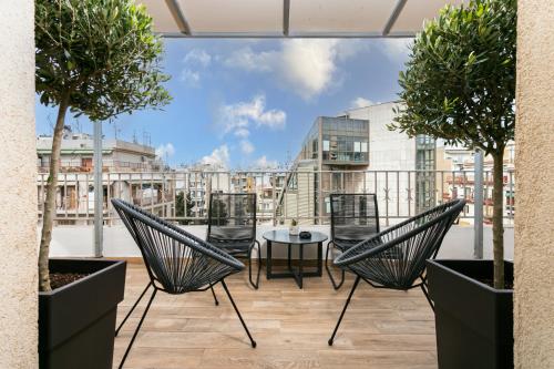 ELYSIUM HOUSE Bright Top Floor Apartment with Terrace Central Location