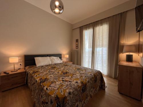 Artist's 1 BD Apt in Keramikos