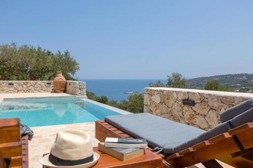 Villa Seva Sea View - Perfect for Romantic Getaways with Pool and Sunrise & Sea Views By Villa Mana Gers