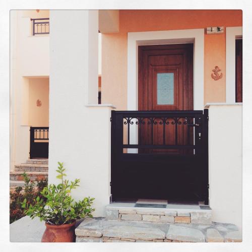 Η πρόσοψη ή η είσοδος του Anemos Apartments