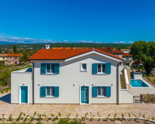 Villa Malina with heated pool