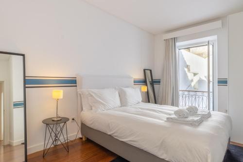 Spacious, family friendly 3BR & 3WC. AC/heating.