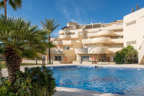 Right on the beach - 4BR Seaview