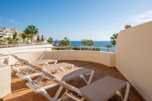 Right on the beach - 4BR Seaview